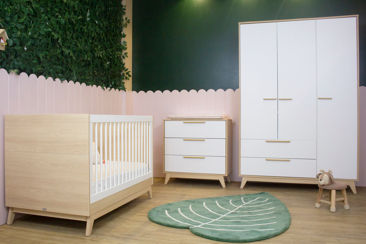 Berço Cômoda e Guarda Roupa para Bebê Quarto Infantil Completo Petit